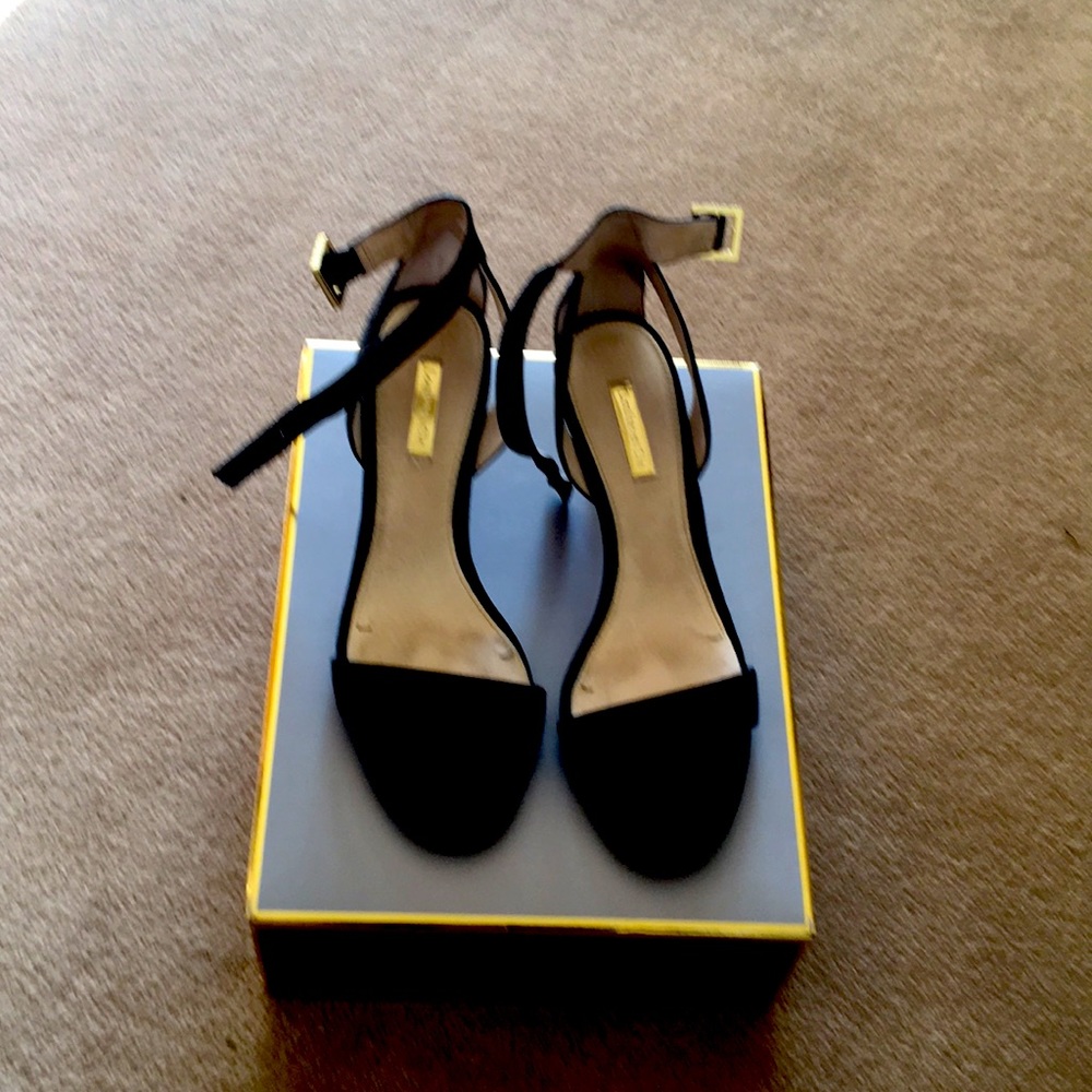 Louise et Cie open toe suede heel
